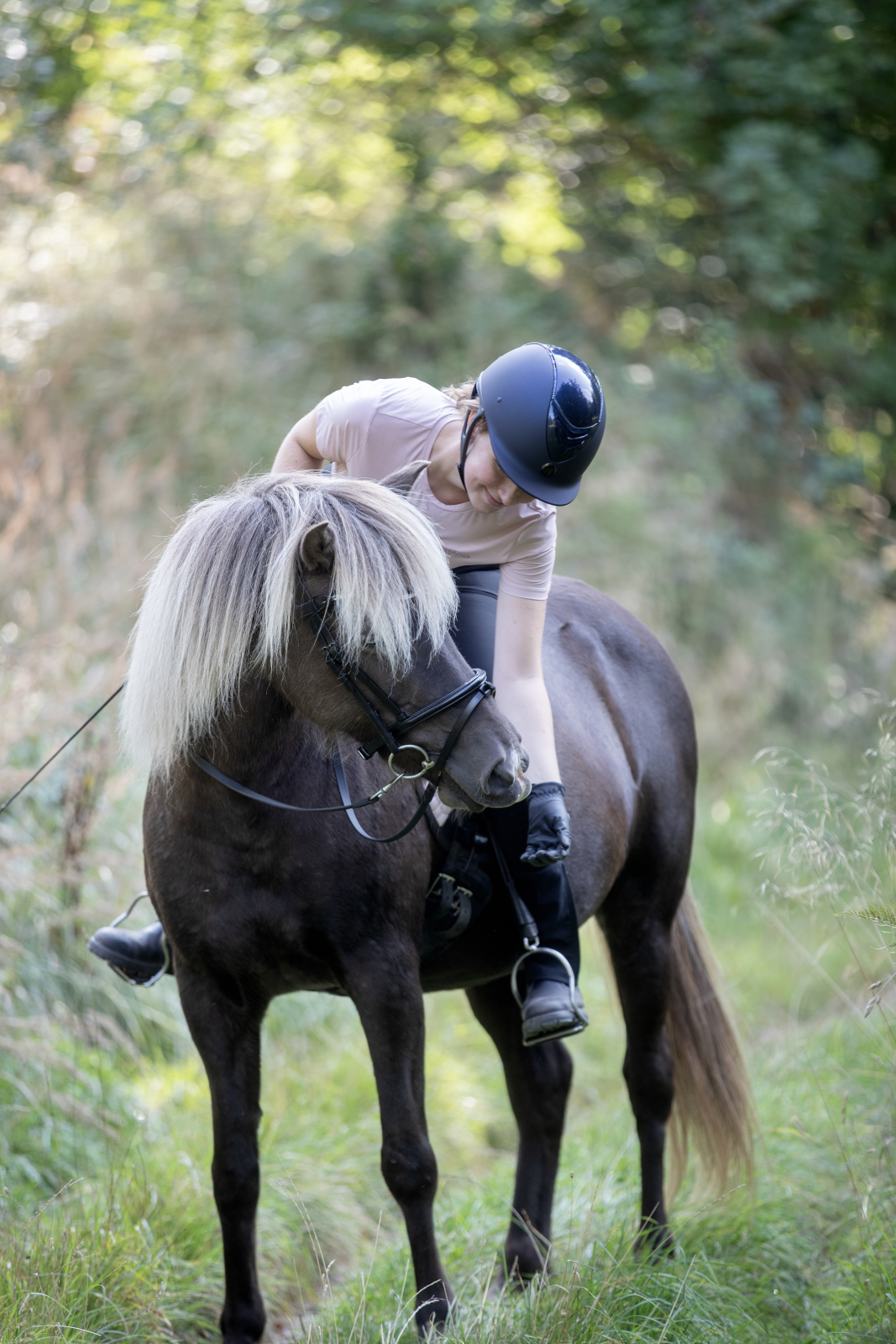 OneK Mips Defender Gloss Swarovski kiiver - Image 4